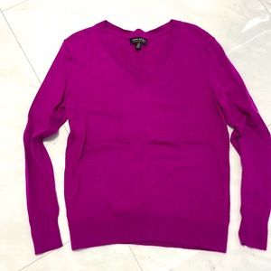 Banana Republic, Fushia v neck sweater, petite XS